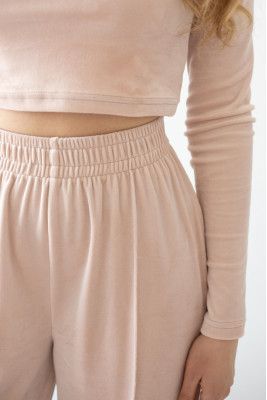 Костюм жіночий